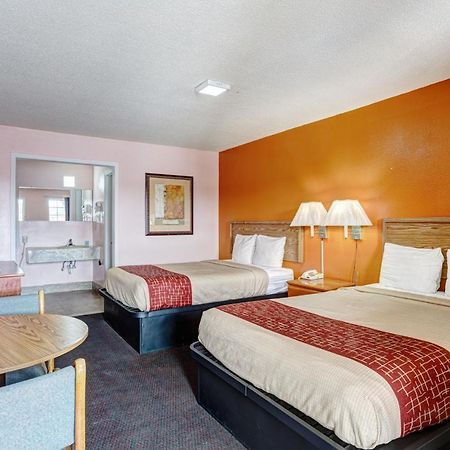 Regency Inn Fayetteville Exteriör bild
