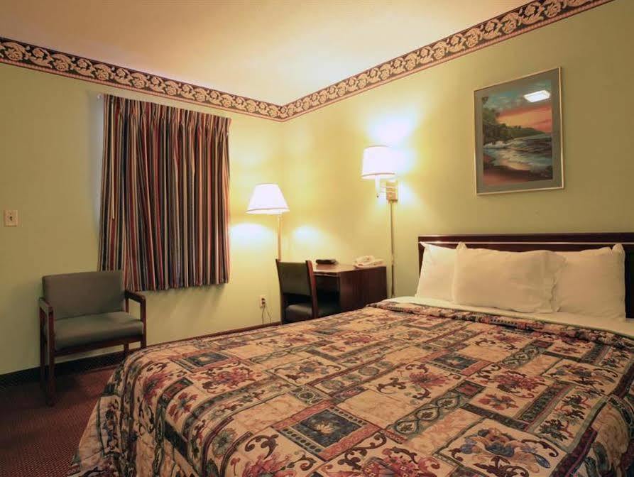 Regency Inn Fayetteville Exteriör bild